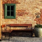 Comment nettoyer un mur de façade en brique ?