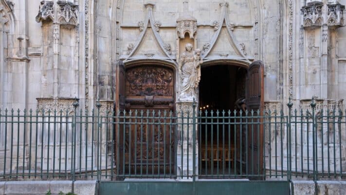 Façade de la basilique Saint-Pierre