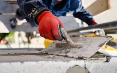 Comment poser des baguettes d’angle sur façade avant enduit ?