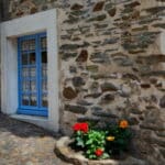 Mur extérieur en pierre apparente